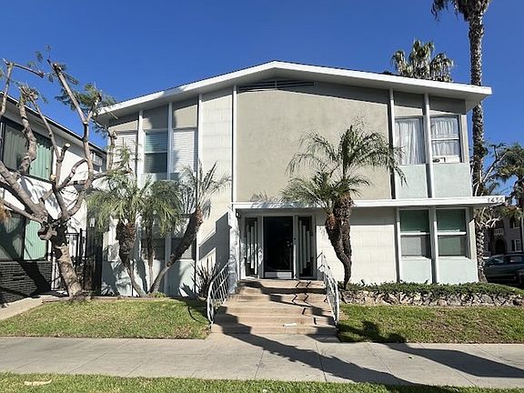 3rd image of 1435 E Ocean Blvd APT 18