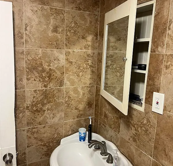 12 Tiffany Rd #3 — Photo 9