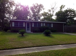940 Crest Dr E, Jacksonville, FL 32221
