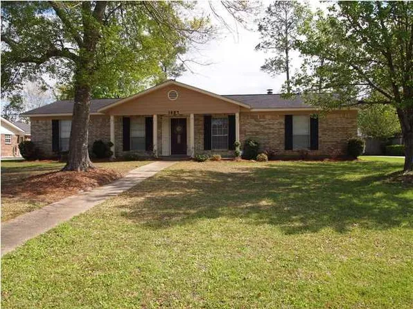 1607 Spanish Trace Dr, Saraland, AL 36571
