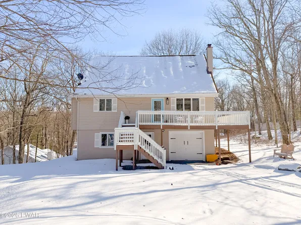 129 Remuda Dr, Lords Valley, PA 18428