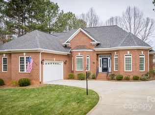 144 Honeysuckle Creek Loop, Mooresville, NC 28117