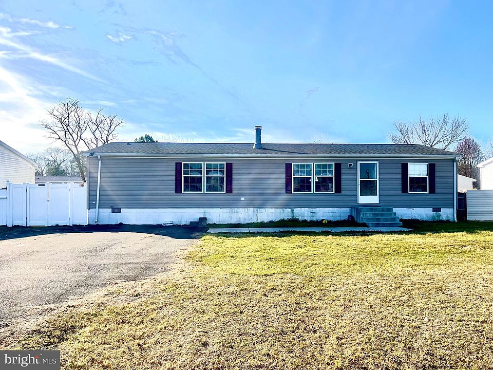 1st image of 32123 S Autumn Ct