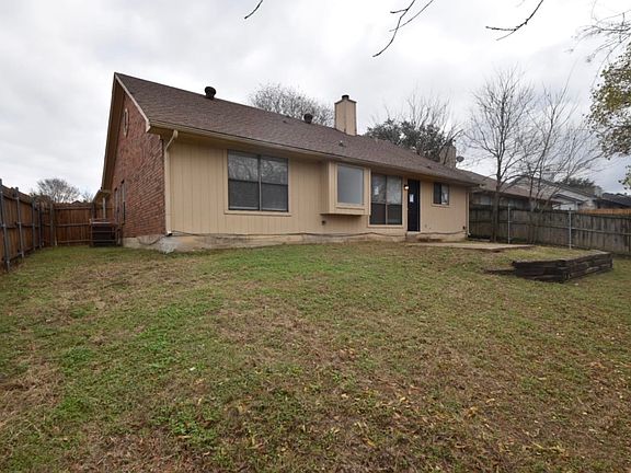 2nd image of 6916 Cedar Knoll Dr