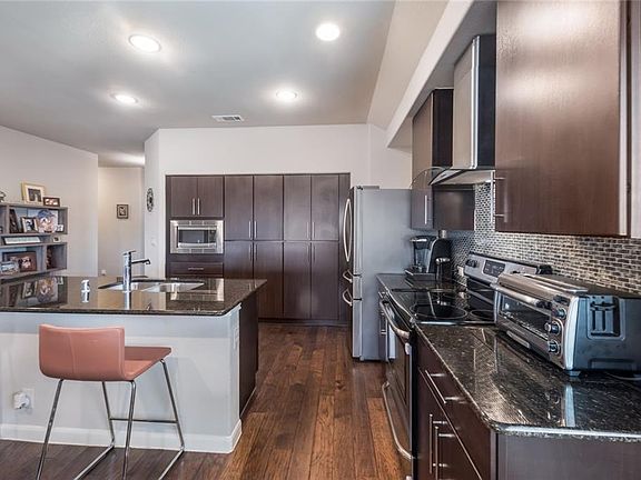 5th image of 4118 Sandalwood Ct