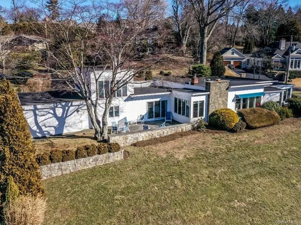 340 Sailors Lane, Bridgeport, CT 06605