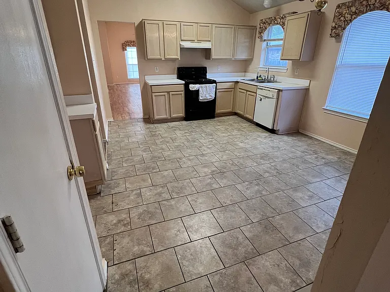 7331 Meadows Dr — Photo 8