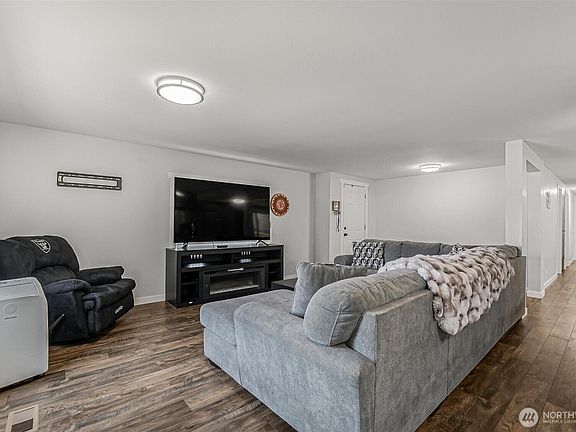 3rd image of 6622 146th Street SW #10