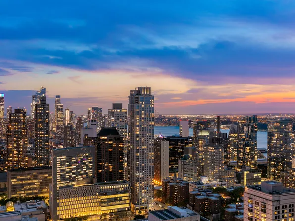 101 West 67th Street image 17 of 17