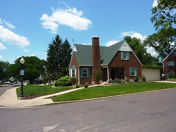 5th image of 1111 E Richwoods Blvd