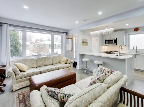 4 Cameo Cres, Toronto, ON M6N 2K5
