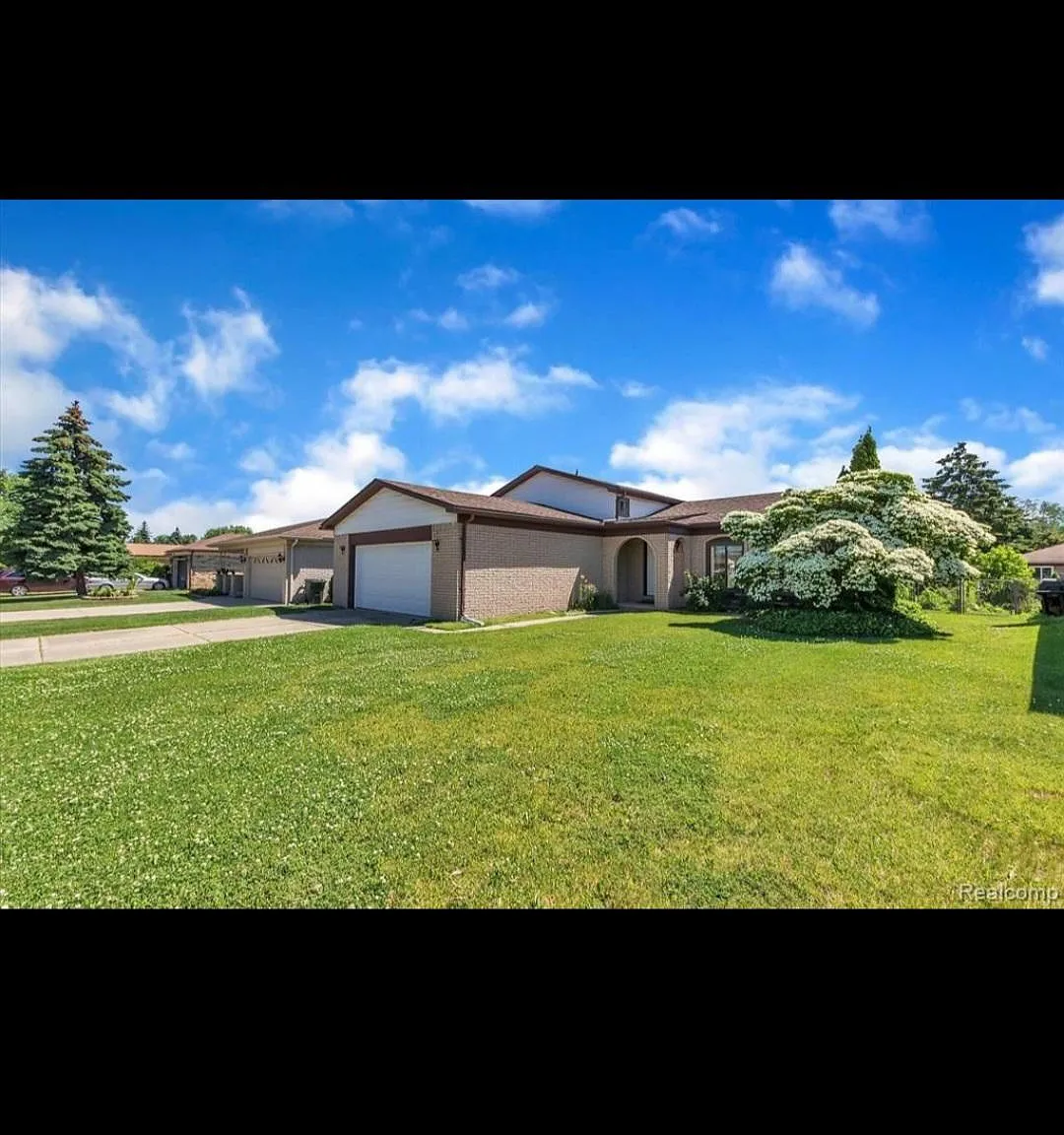 4 bed, 1821 sqft, $2,450 — Photo 1