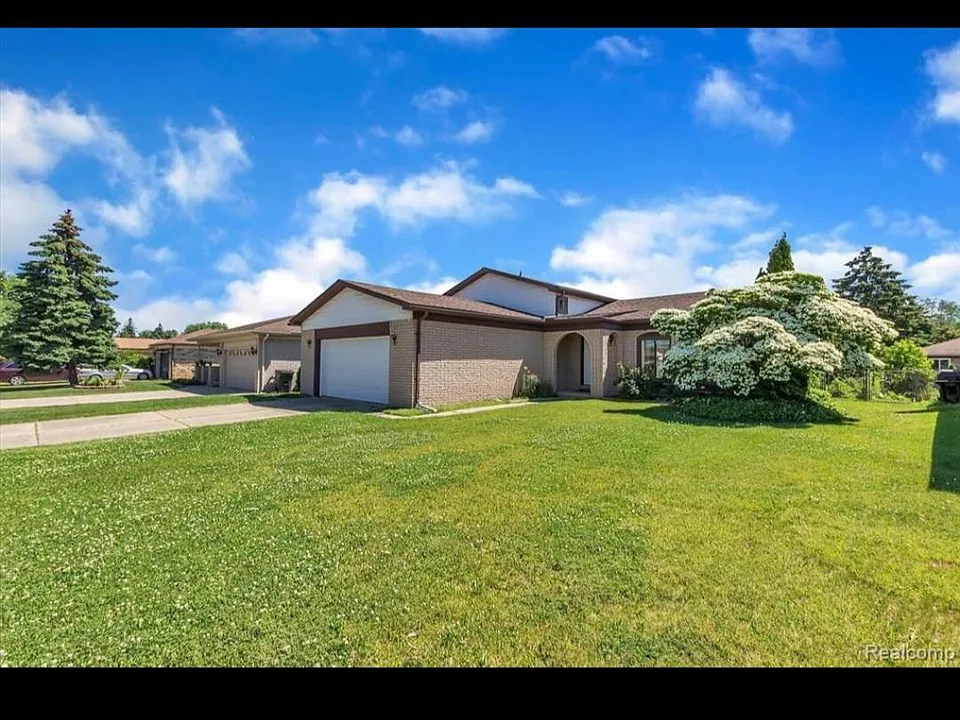38958 Faith Dr