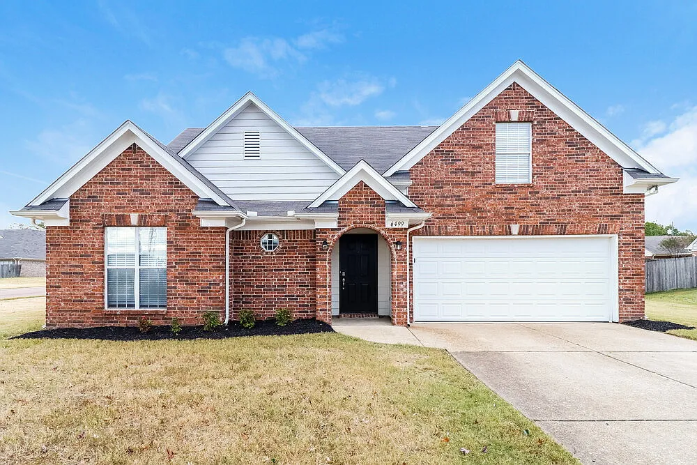 4 bed, 3.0 bath, 2412 sqft, $2,510 — Photo 1