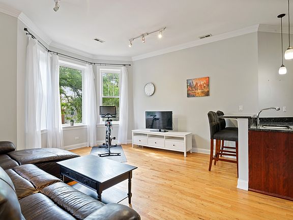5th image of 3734 N Clifton Ave APT 2