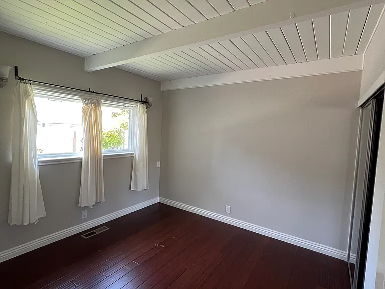 1294 Crowley Ave — Photo 8