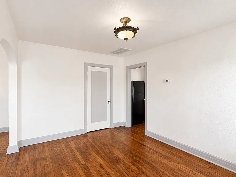 941 East Dr — Photo 6