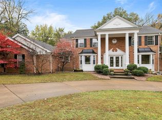 1415 Kienstra Ln, Saint Louis, MO 63135