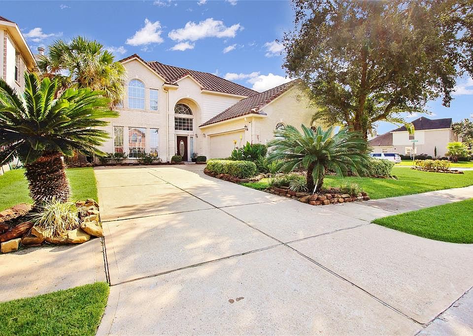 1st image of 30 Palm Villas Dr