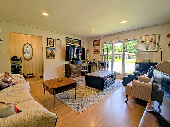 5th image of 7 Wedgewood Ct