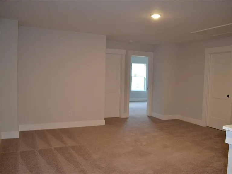 28 Trace Blf — Photo 18