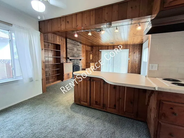 24654 Walnut St — Photo 7