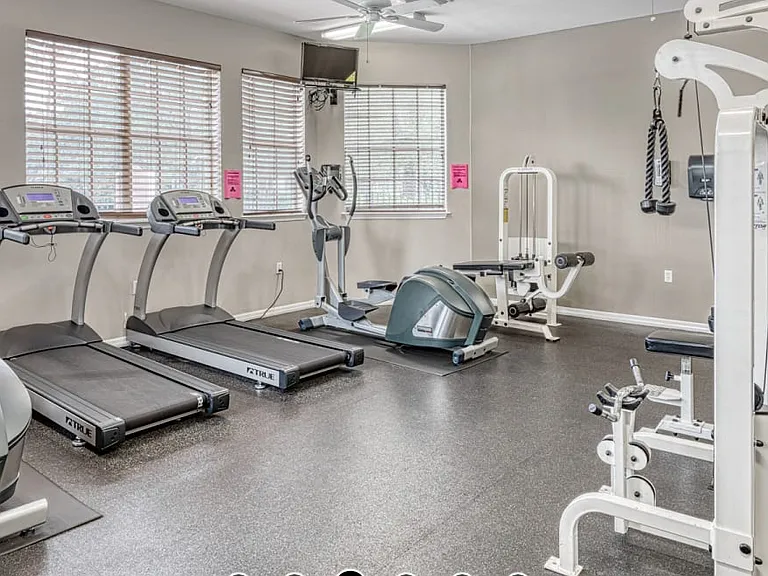 8225 Claire Ann Dr — Photo 2