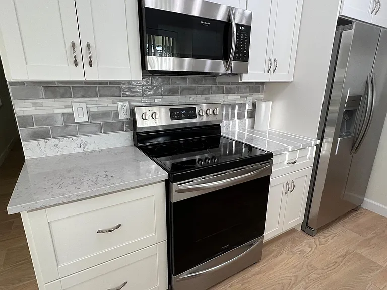 7781 Sheridan St — Photo 13