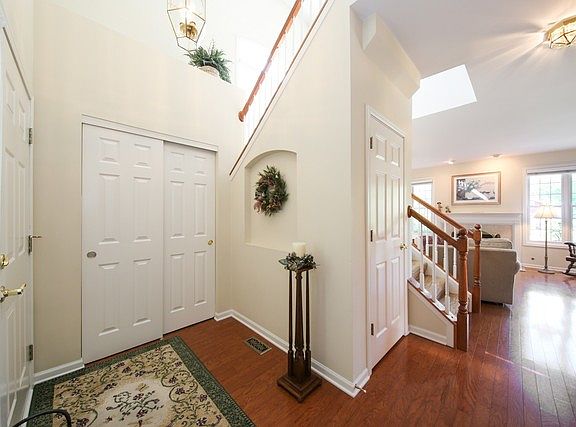 2nd image of 104 Fairway Dr