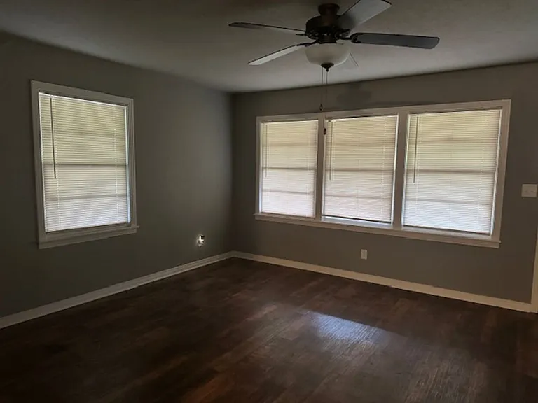 1105 N White Oak Rd — Photo 12