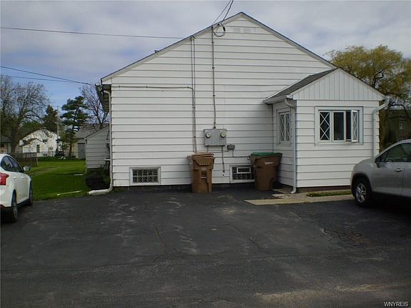 4th image of 3 Redwood Dr