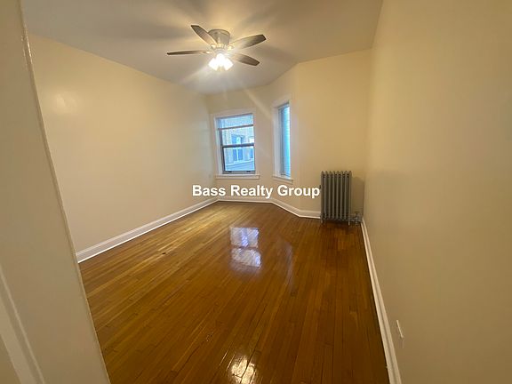 3rd image of 7756 N Eastlake Ter APT 1
