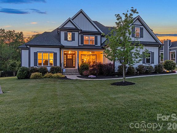 3rd image of 208 Hidden Meadows Dr