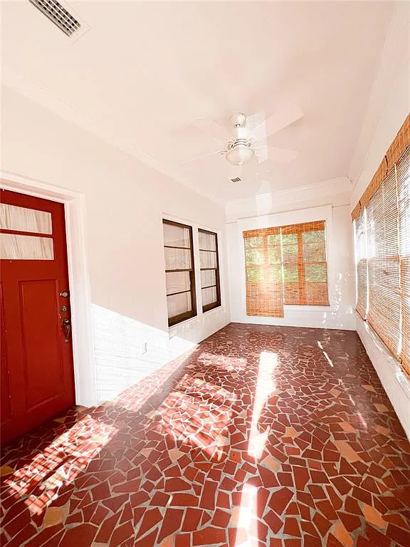 3 bed, 2.0 bath, 1612 sqft, $2,600 — Photo 3