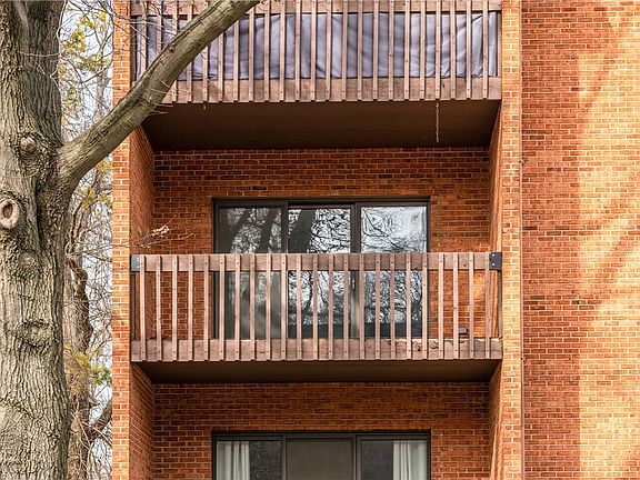 2nd image of 3285 Southdale Dr APT 4
