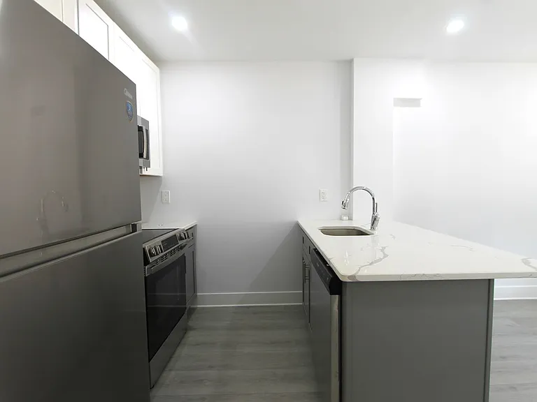 103 E Coulter St — Photo 11