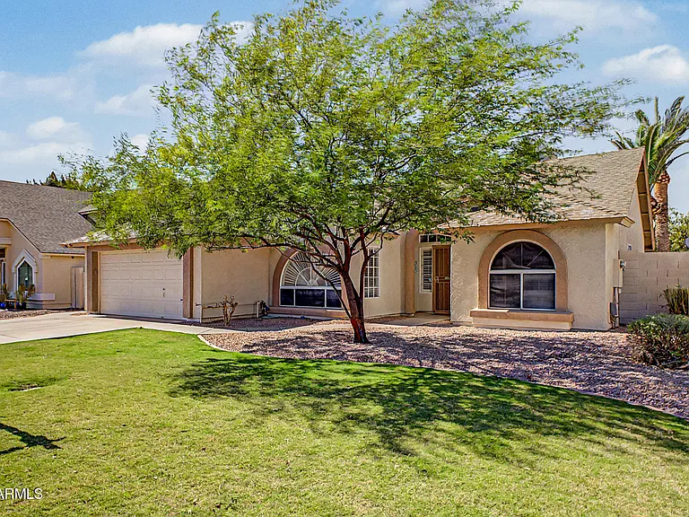 4514 E Towne Ln — Photo 2