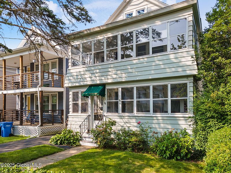 3rd image of 111 Woodlawn Avenue