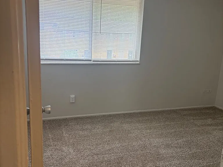 Kingston Green Apartments — Photo 40