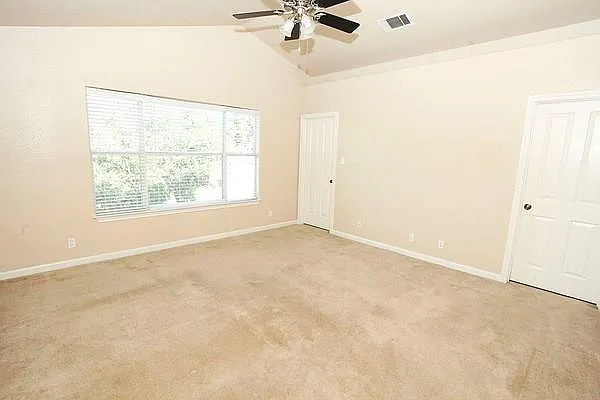 1719 Sylvan Dr #B — Photo 11