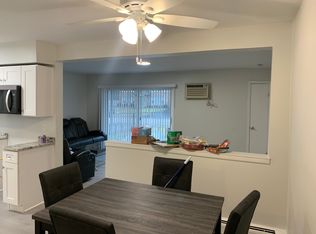 8130 W 84th St APT 1E, Justice, IL 60458