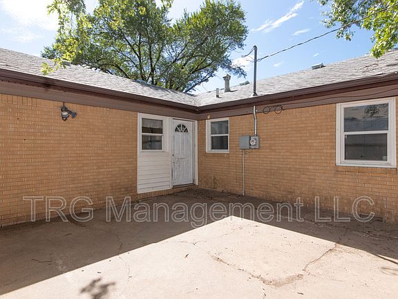 5th image of 1145 N Derby Ave