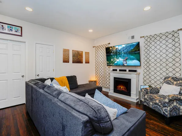 20 Vantuyl Street PH image 3 of 29