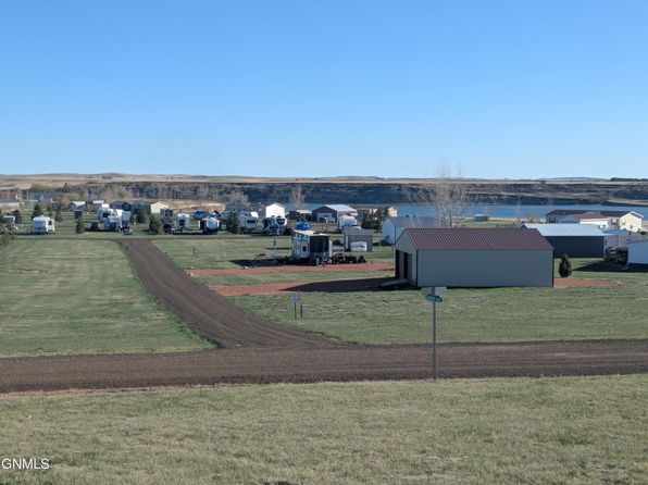 5483 Summer Ave, Glen Ullin, ND 58631