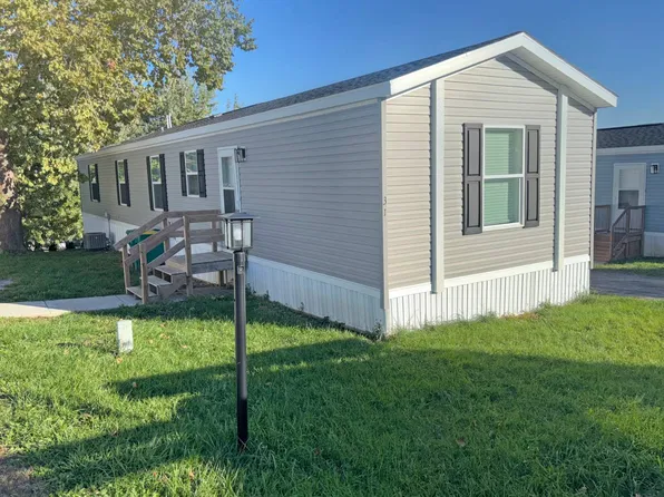 613 Polk St #31, De Soto, IA 50069