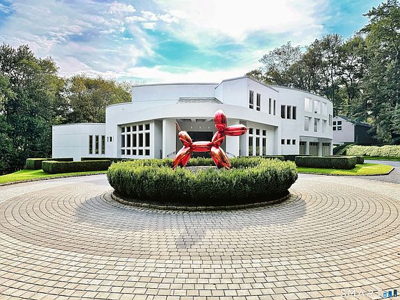 4th image of 300 Sturges Ridge Road
