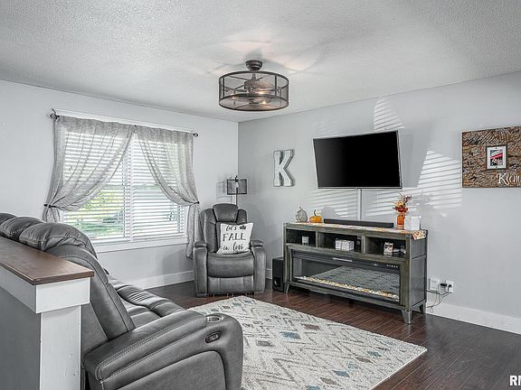 4th image of 6715 Cresthill Dr