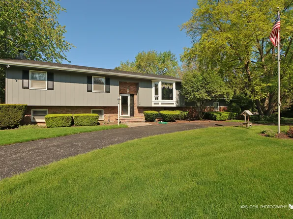 120 Cavin Ave, Winthrop Harbor, IL 60096