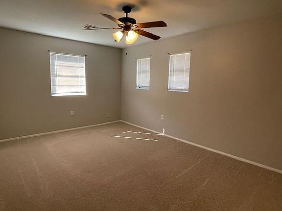 4th image of 527 N Stefka Dr