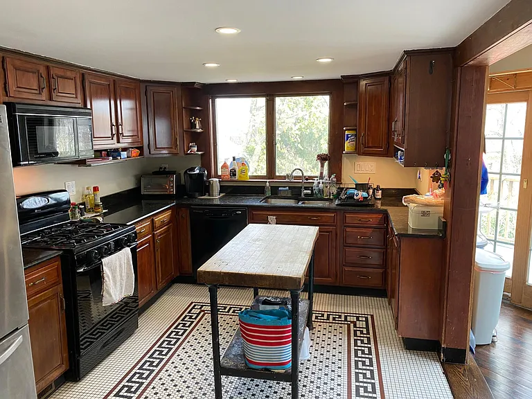 87 Alban St #2 — Photo 9